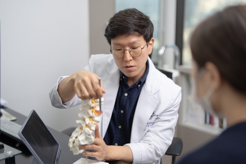 목디스크 초기 일자목 거북목 근기능 회복이 우선